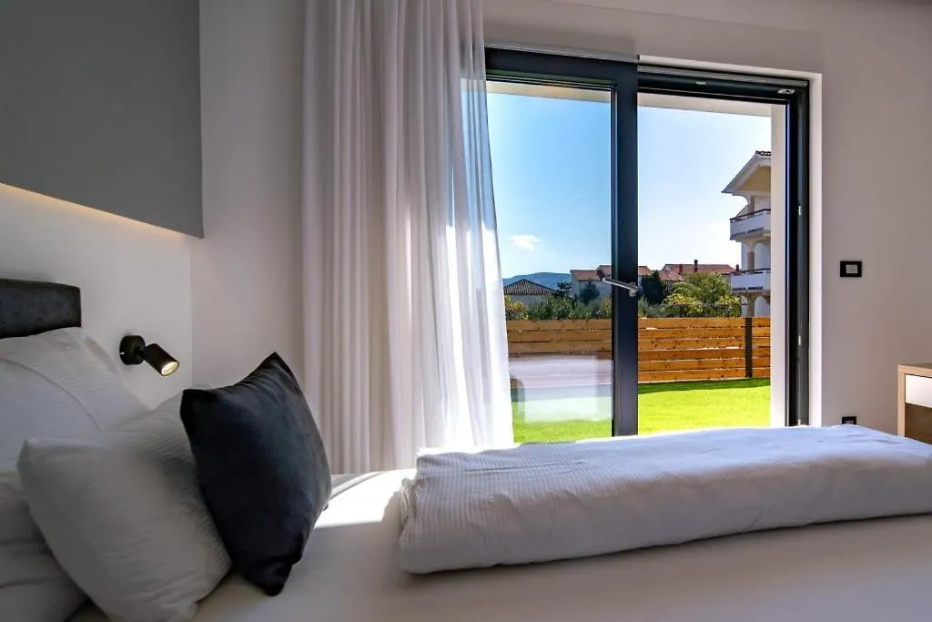 アパートホテル Villa Valis ロパール